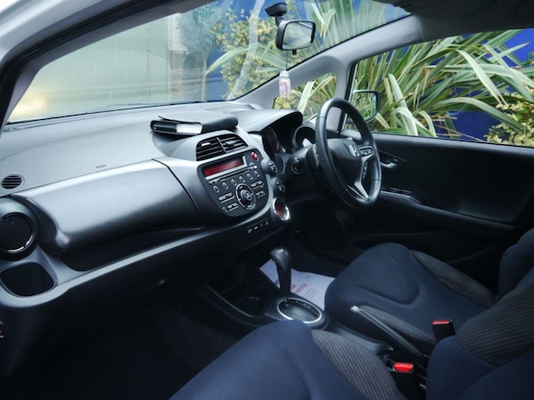 Used Honda Jazz 2014 for sale - 76287076: Photo 15