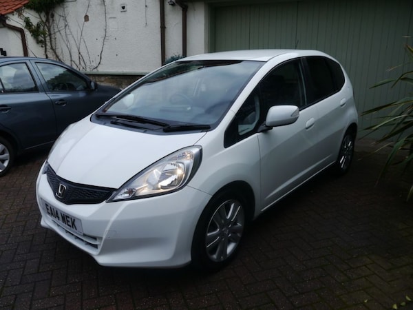 Used Honda Jazz 2014 for sale - 76287076: Photo 3