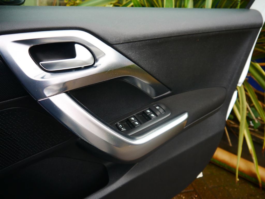 Used Peugeot 2008 2017 for sale - 77904587: Photo 14