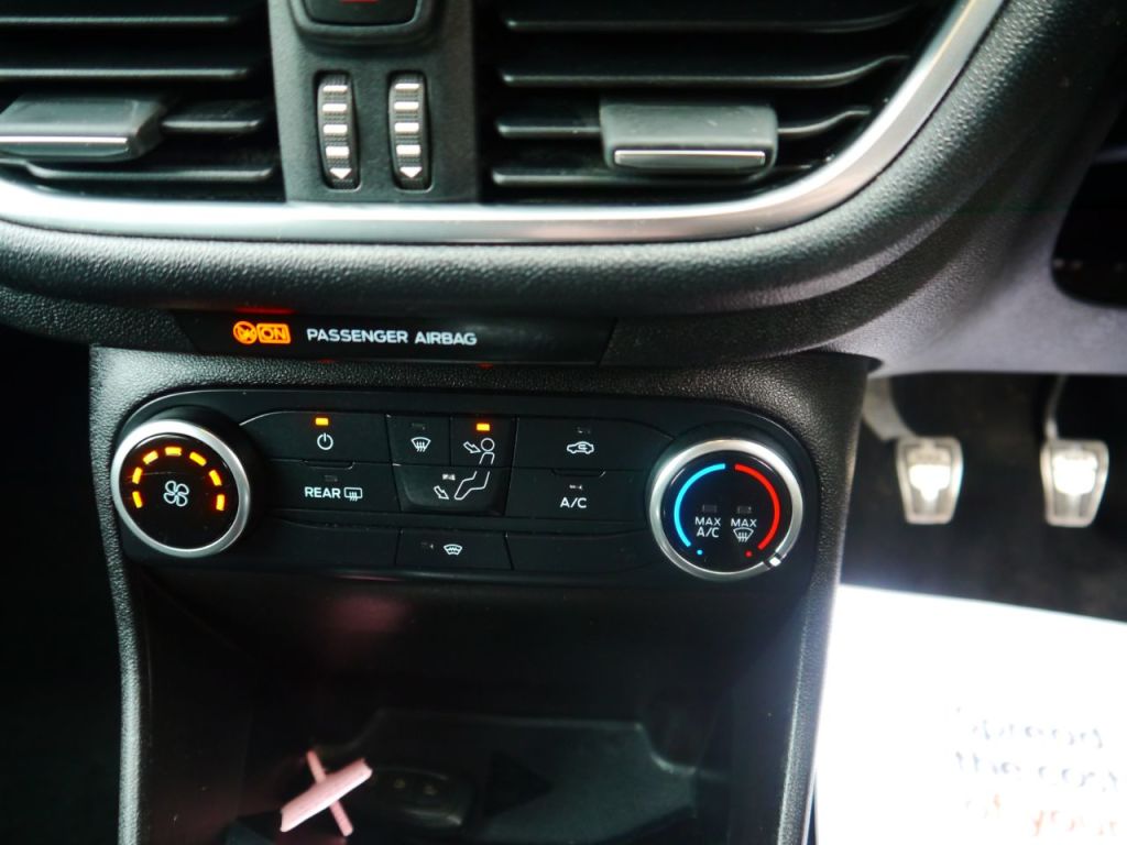 Used Ford Fiesta 2018 for sale - 77719135: Photo 12