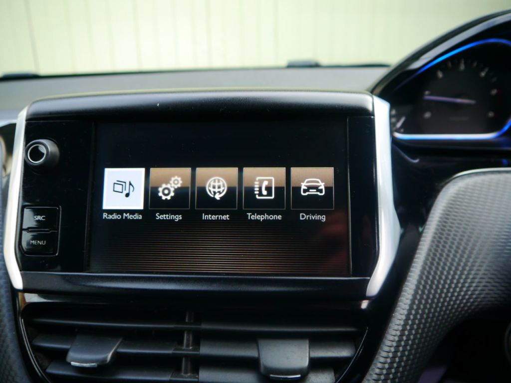 Used Peugeot 2008 2015 for sale - 77493878: Photo 11