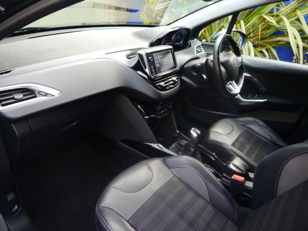 Used Peugeot 2008 2015 for sale - 77493878: Photo 13