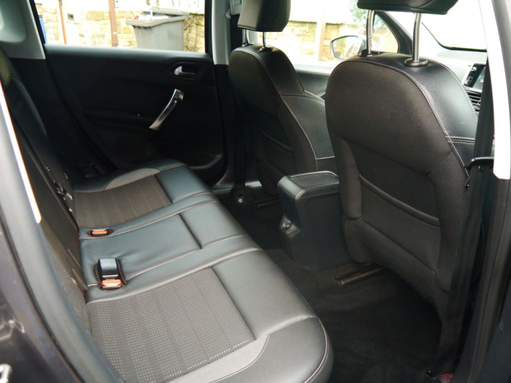 Used Peugeot 2008 2015 for sale - 77493878: Photo 8