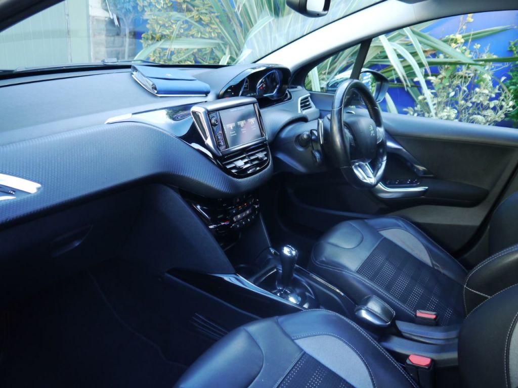 Used Peugeot 2008 2015 for sale - 76739732: Photo 13