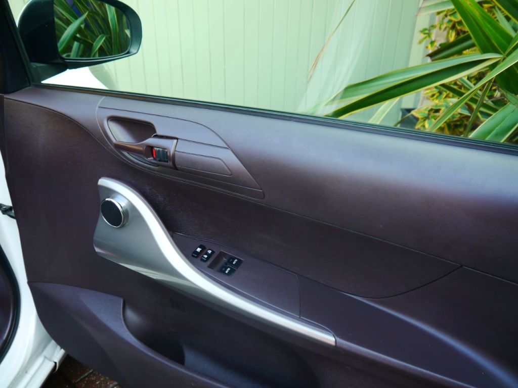 Used Toyota IQ 2010 for sale - 77764091: Photo 10