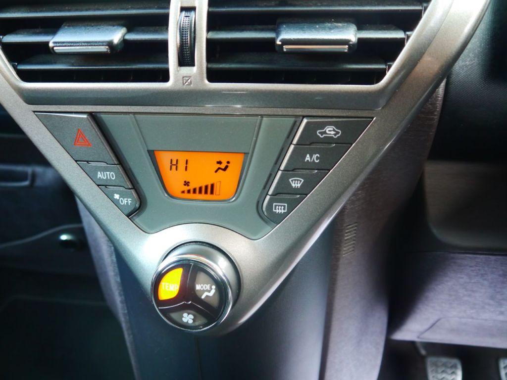 Used Toyota IQ 2010 for sale - 77764091: Photo 13