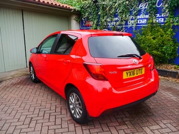 Used Toyota Yaris 2016 for sale - 79776392: Photo