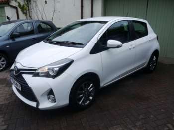 Used Toyota Yaris 2015 for sale - 74682442: Photo
