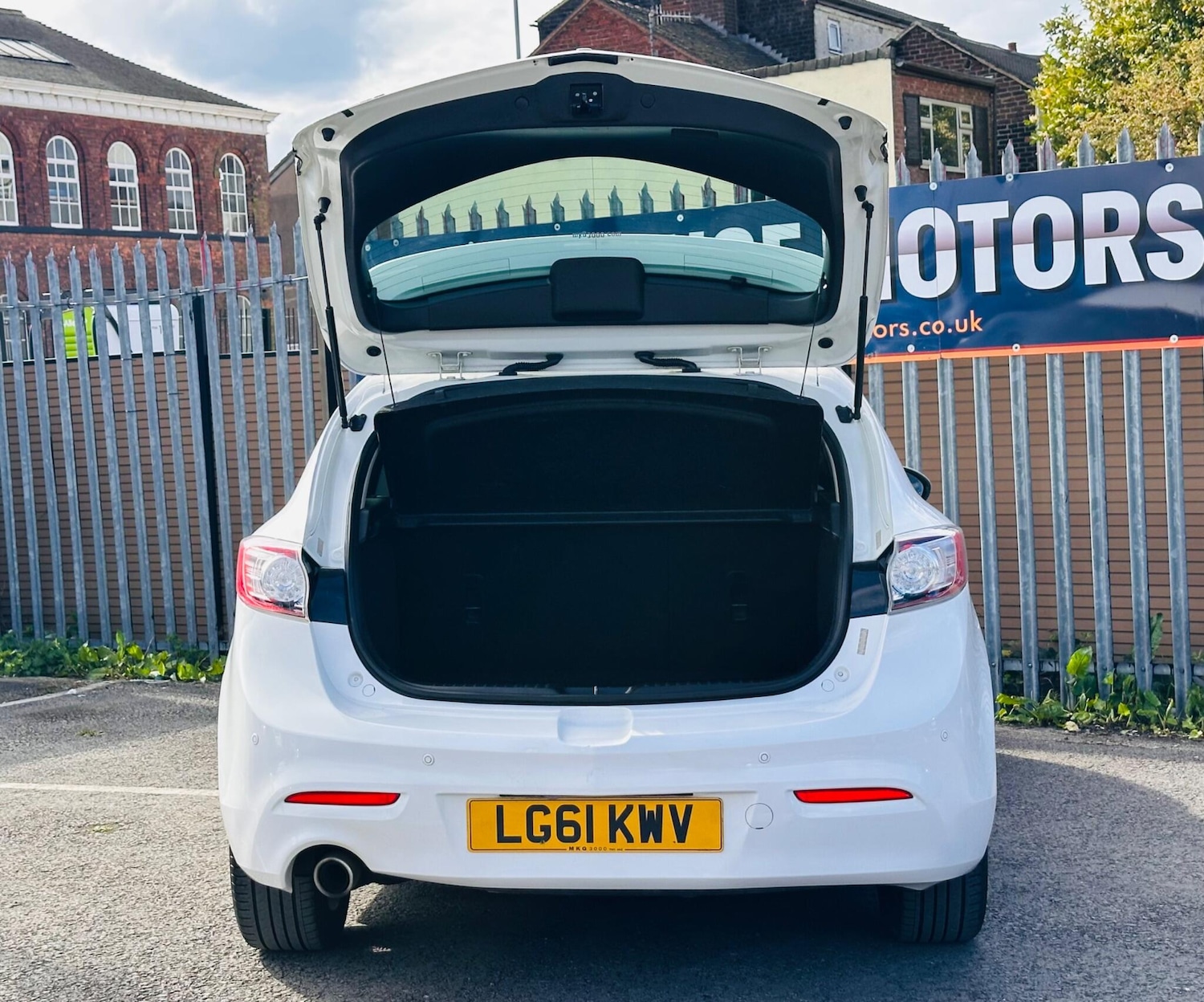 Used Mazda Mazda3 2011 for sale - 78205481: Photo 10