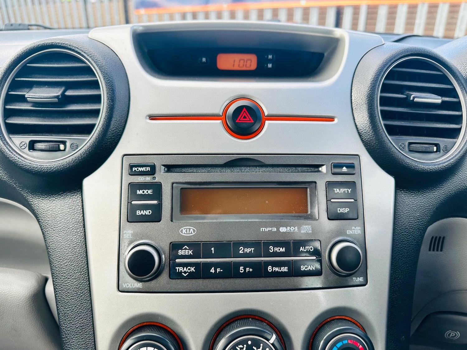 Used Kia Carens 2008 for sale - 78047396: Photo 26