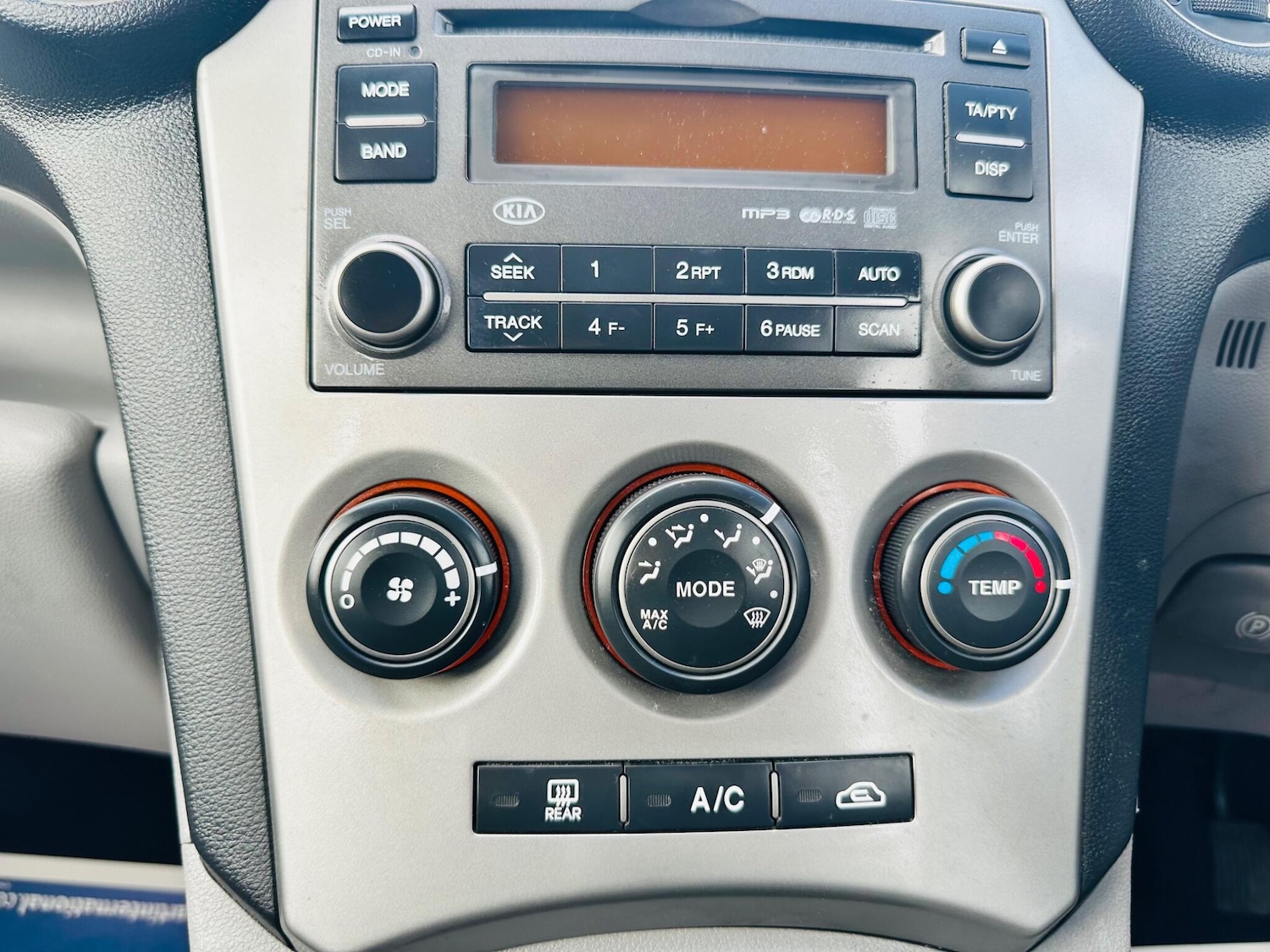 Used Kia Carens 2008 for sale - 78047396: Photo 29