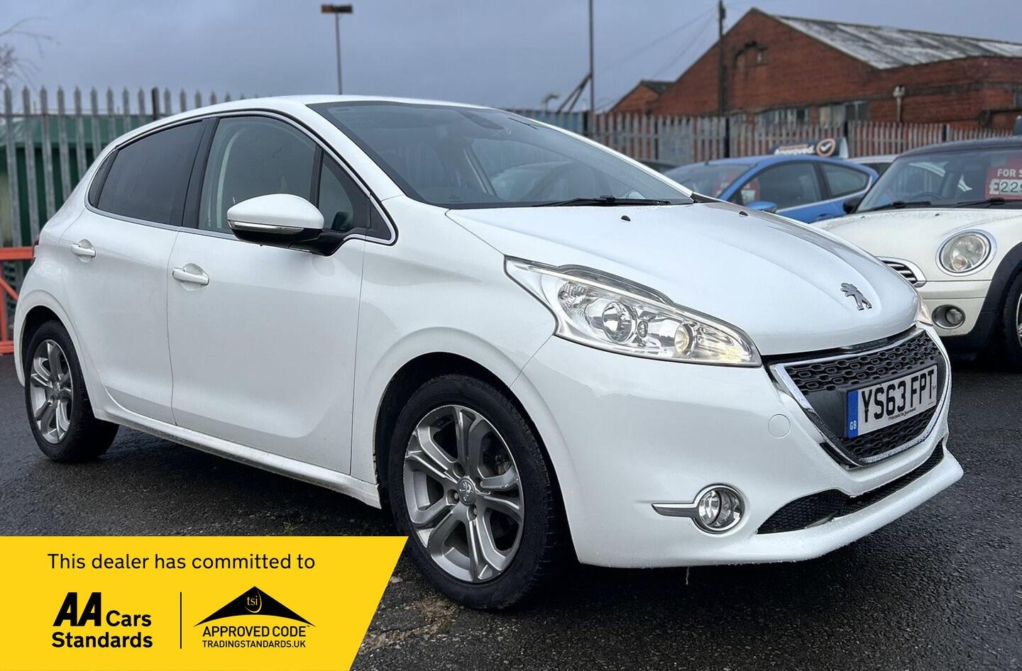 Used Peugeot 208 2015 for sale - 77144136: Photo 1