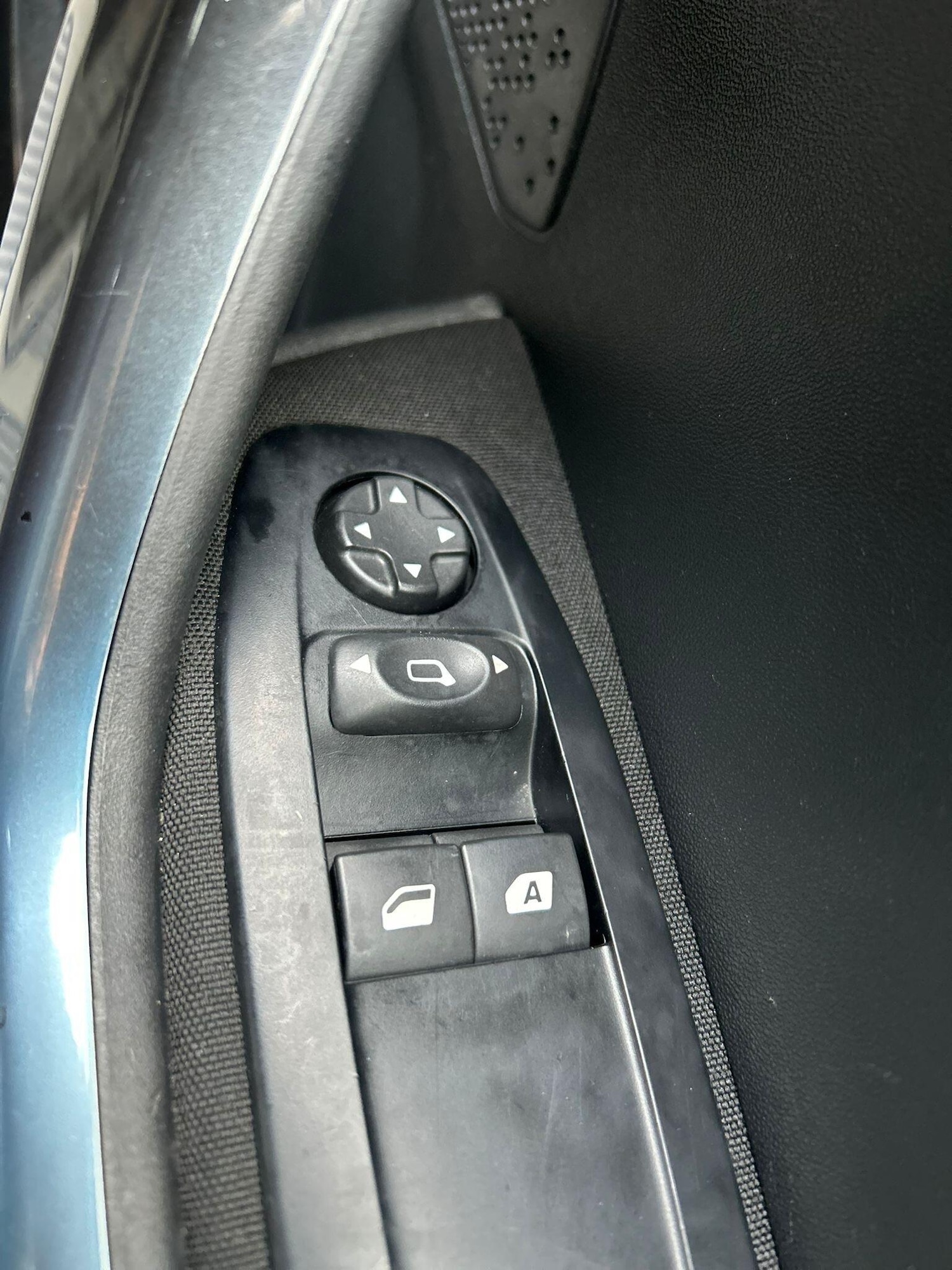 Used Peugeot 208 2015 for sale - 77144136: Photo 26