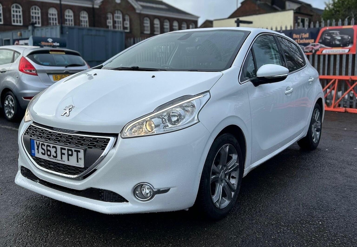 Used Peugeot 208 2015 for sale - 77144136: Photo 3
