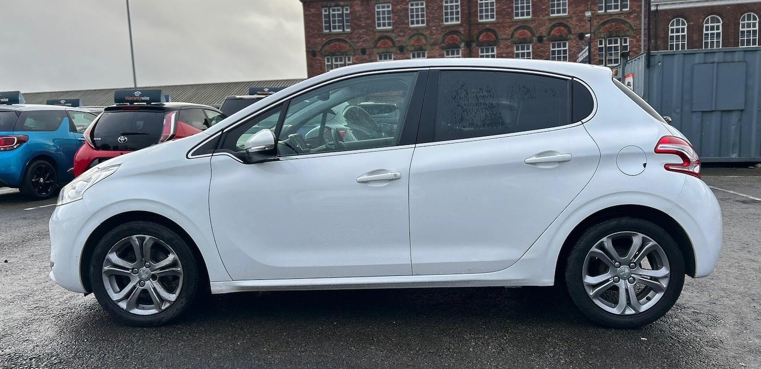 Used Peugeot 208 2015 for sale - 77144136: Photo 5