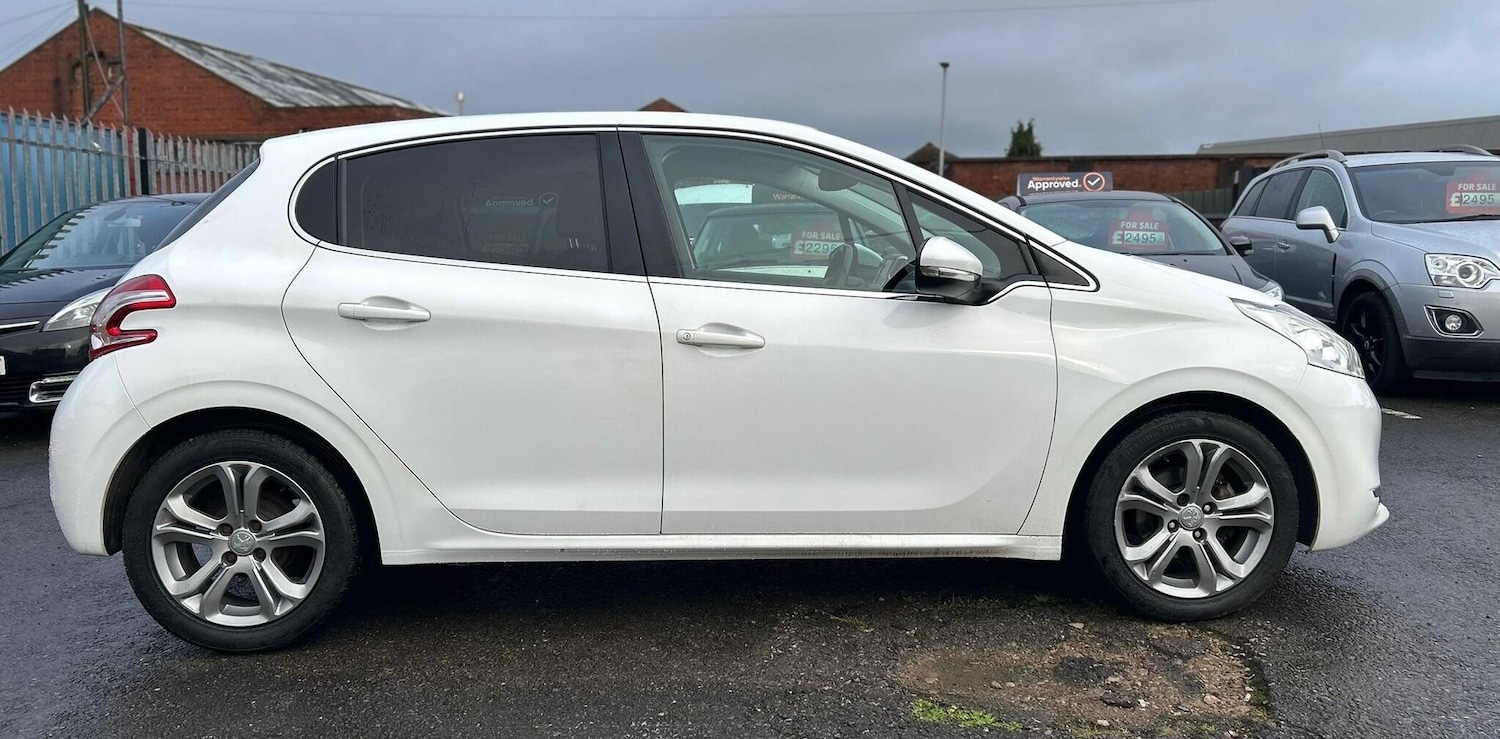 Used Peugeot 208 2015 for sale - 77144136: Photo 8