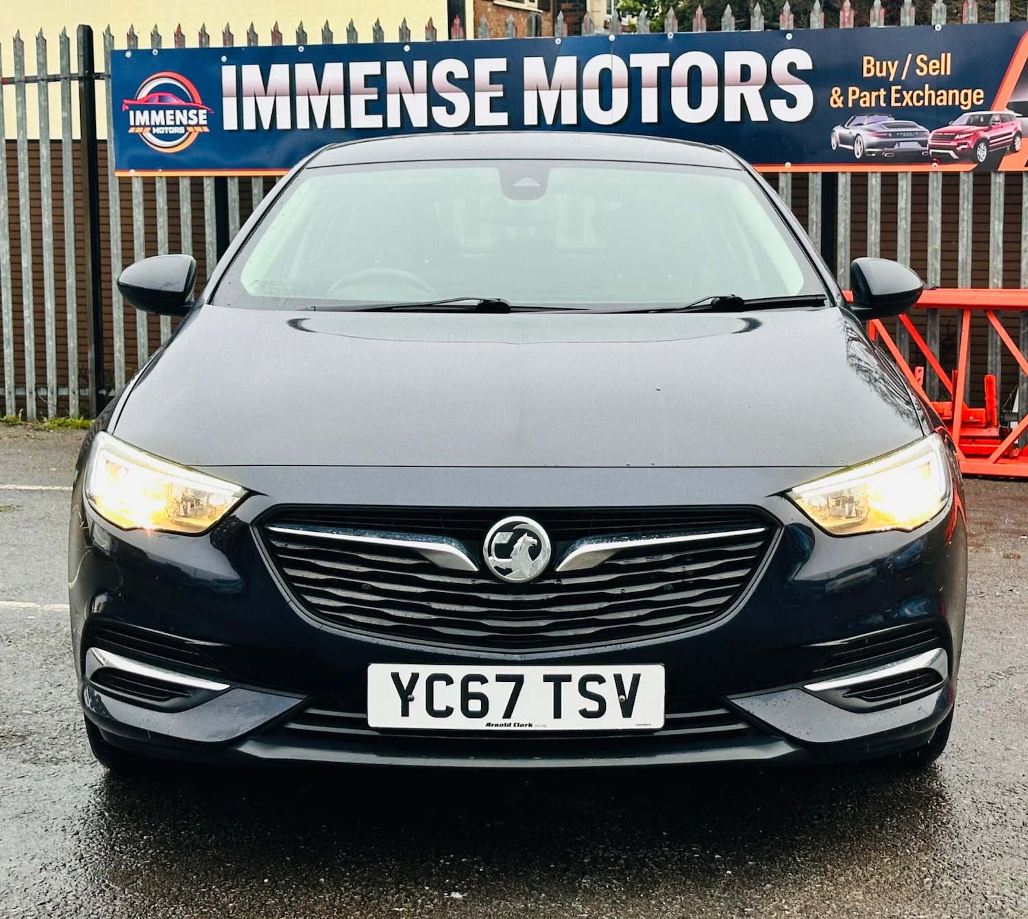 Used Vauxhall Insignia 2017 for sale - 77291428: Photo 2