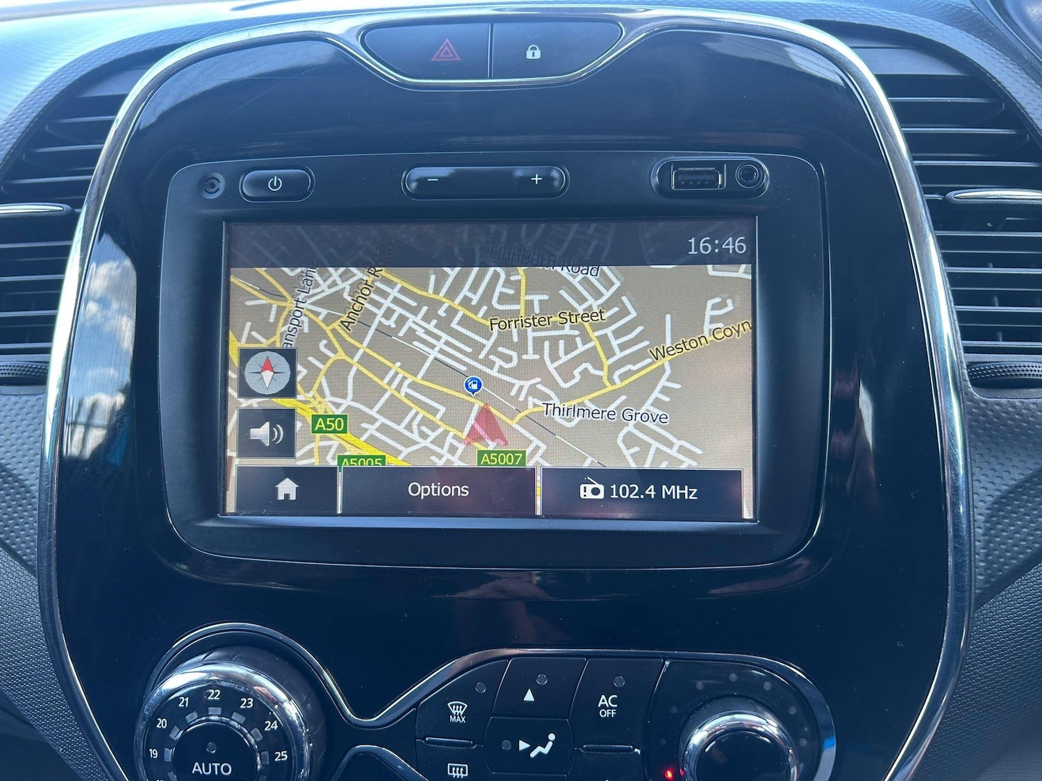 Used Renault Captur 2015 for sale - 77144599: Photo 24