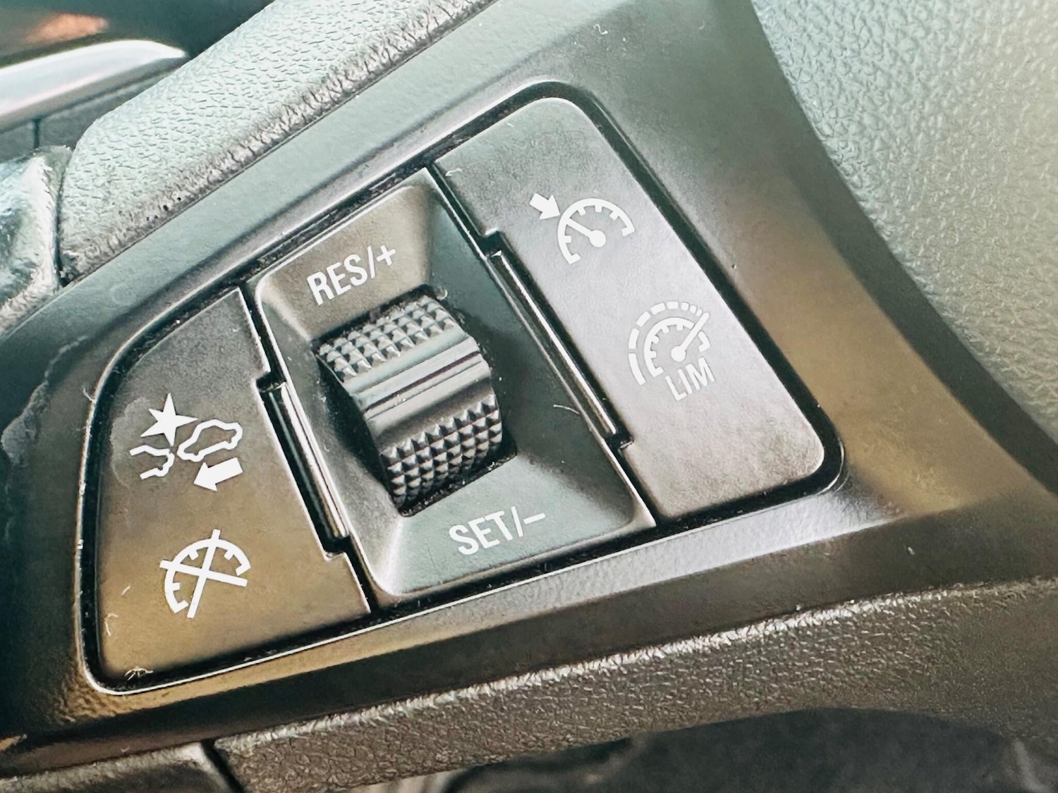 Used Vauxhall Astra 2016 for sale - 77957027: Photo 32