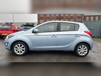 Used Hyundai i20 2013 for sale - 77469024: Photo