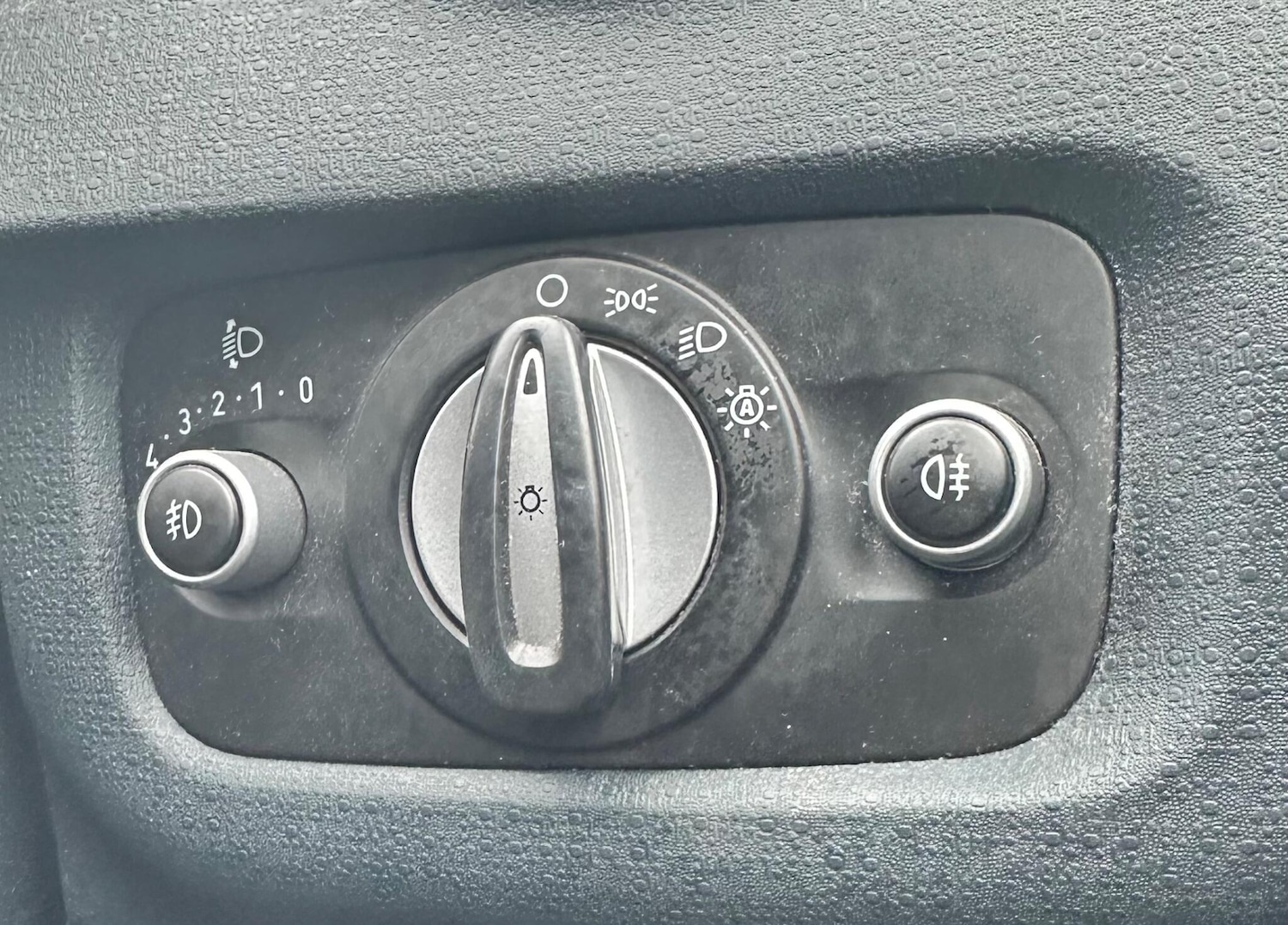 Used Ford Fiesta 2012 for sale - 77440123: Photo 28