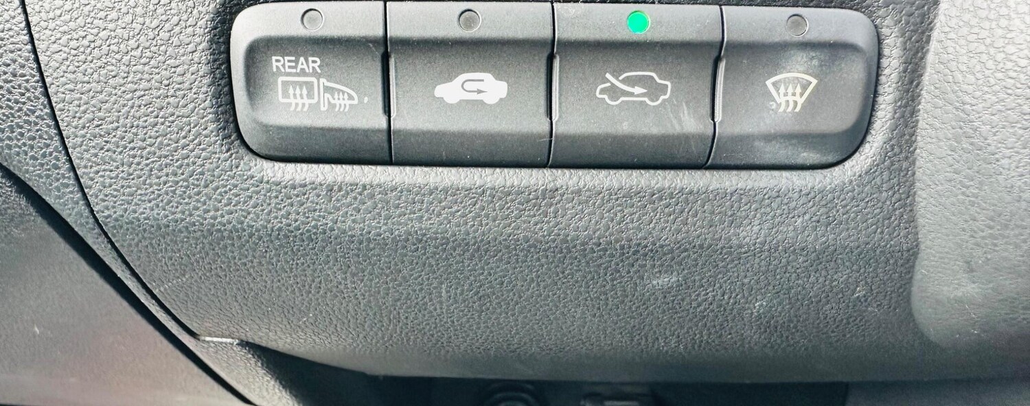 Used Honda Jazz 2010 for sale - 77839889: Photo 33