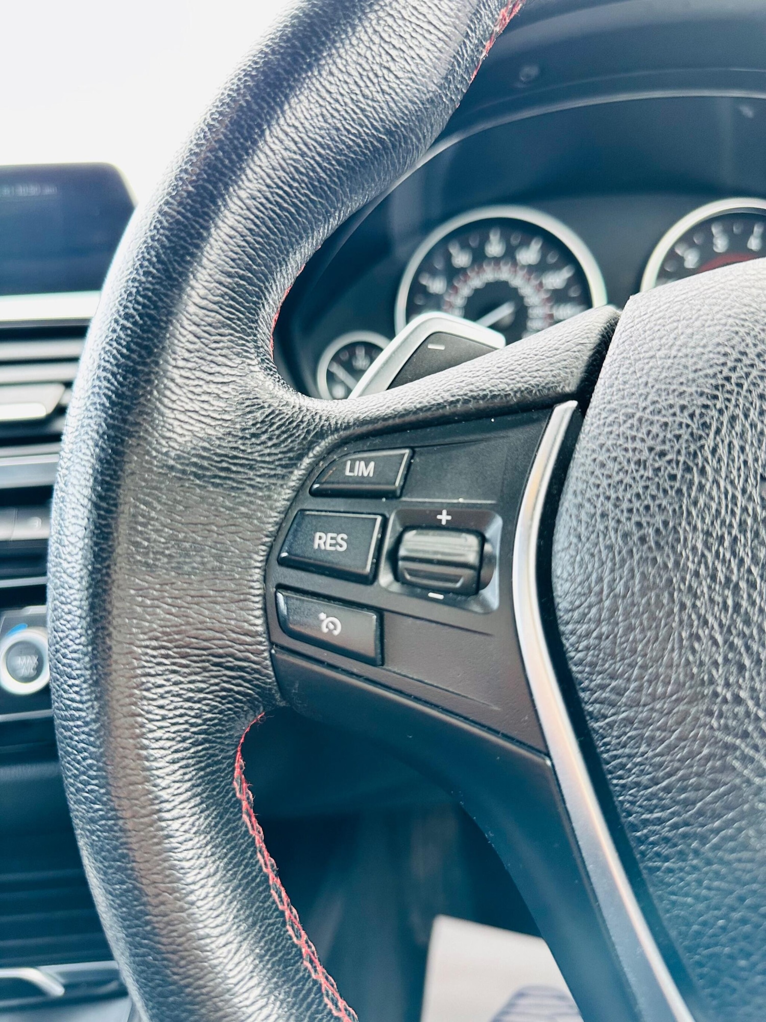 Used BMW 3 Series 2018 for sale - 77646155: Photo 32