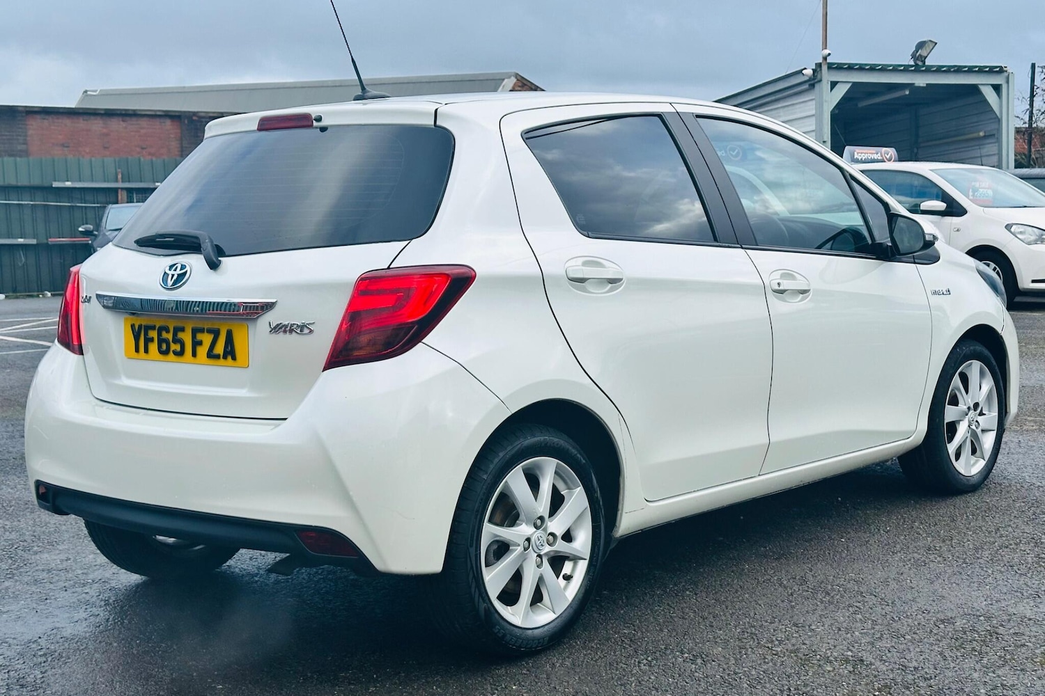 Used Toyota Yaris 2015 for sale - 77395967: Photo 10