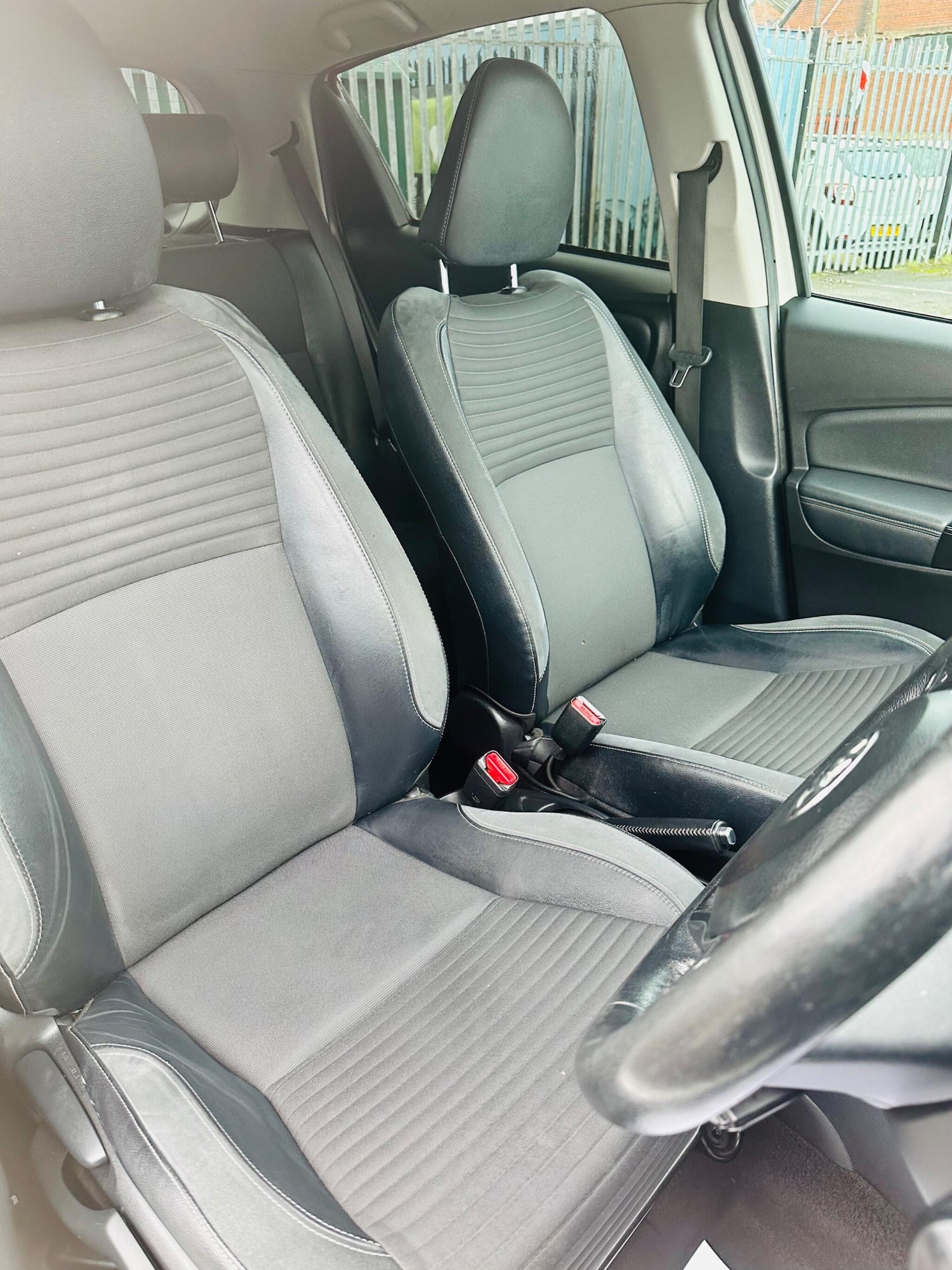 Used Toyota Yaris 2015 for sale - 77395967: Photo 15