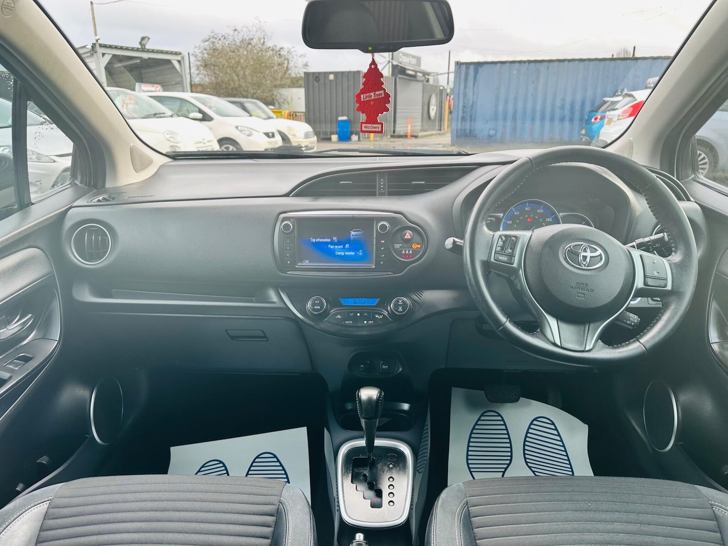 Used Toyota Yaris 2015 for sale - 77395967: Photo 17