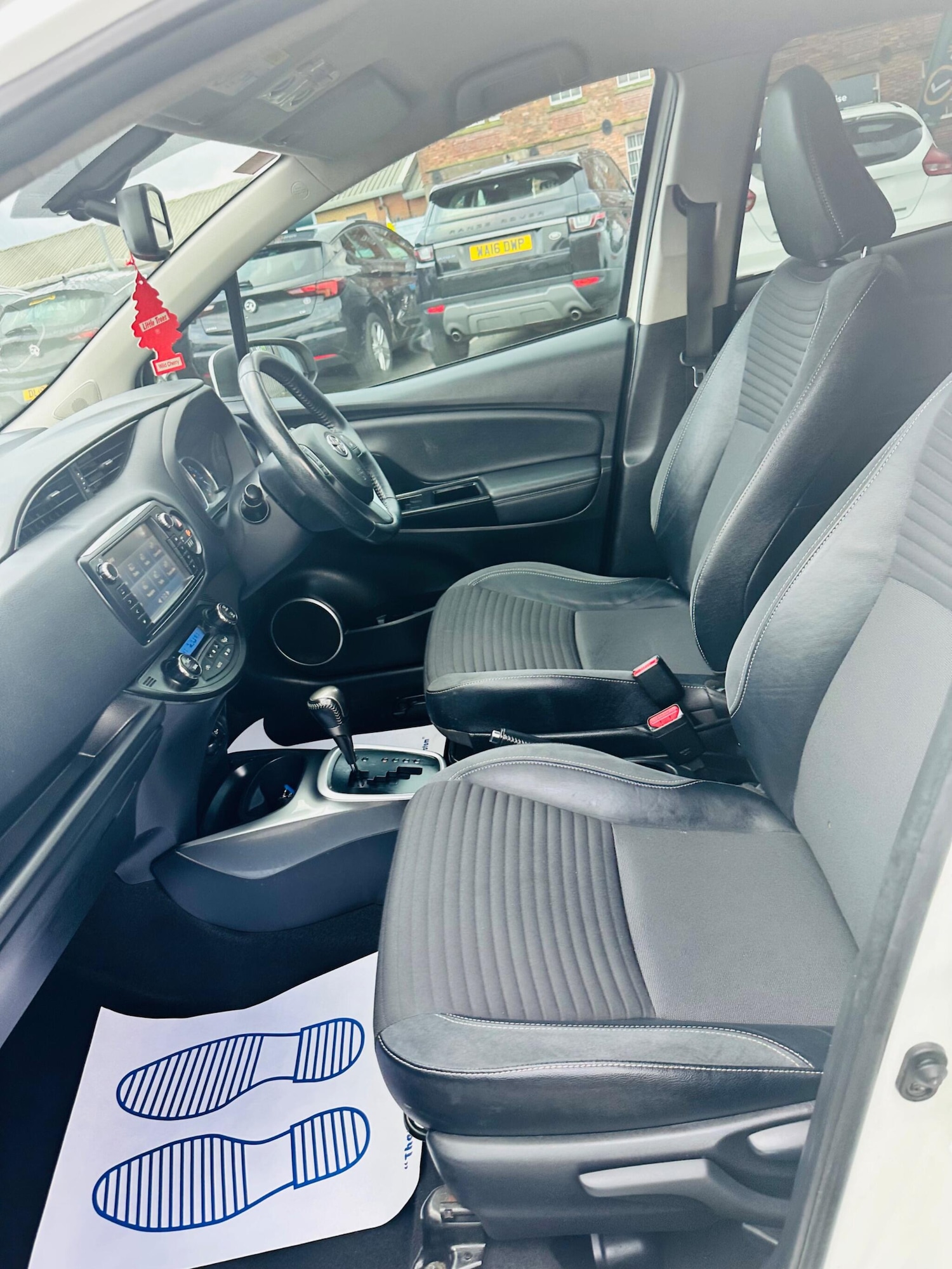 Used Toyota Yaris 2015 for sale - 77395967: Photo 18