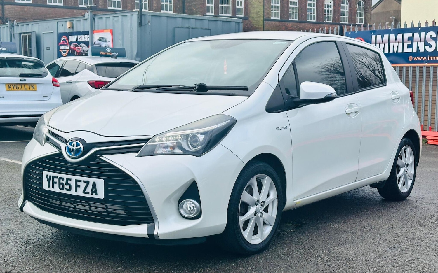 Used Toyota Yaris 2015 for sale - 77395967: Photo 3