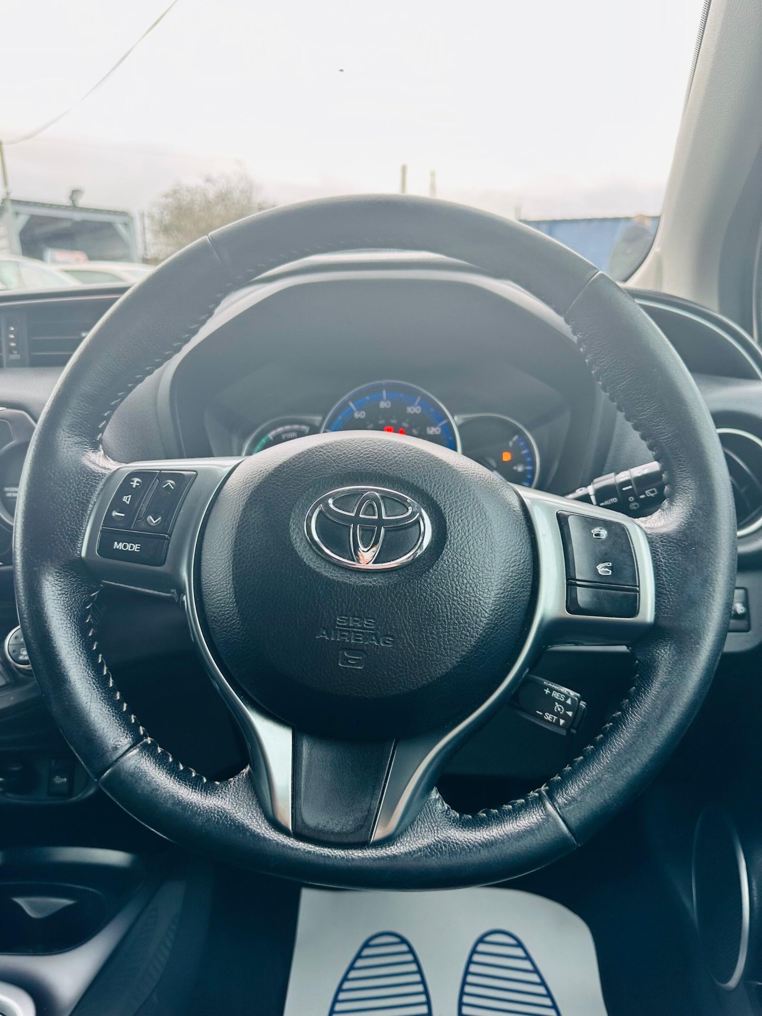 Used Toyota Yaris 2015 for sale - 77395967: Photo 35