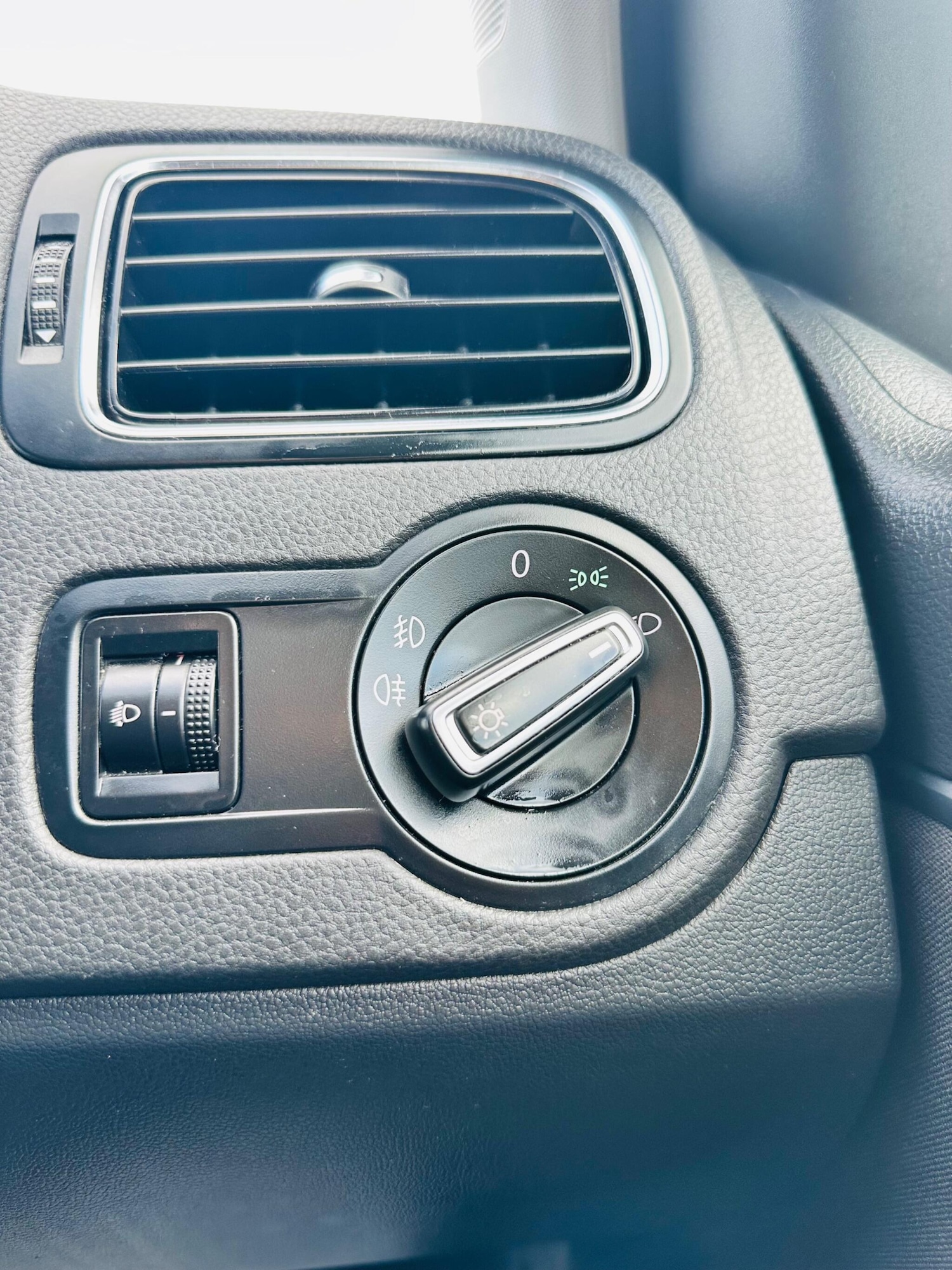 Used Volkswagen Polo 2016 for sale - 77314797: Photo 32