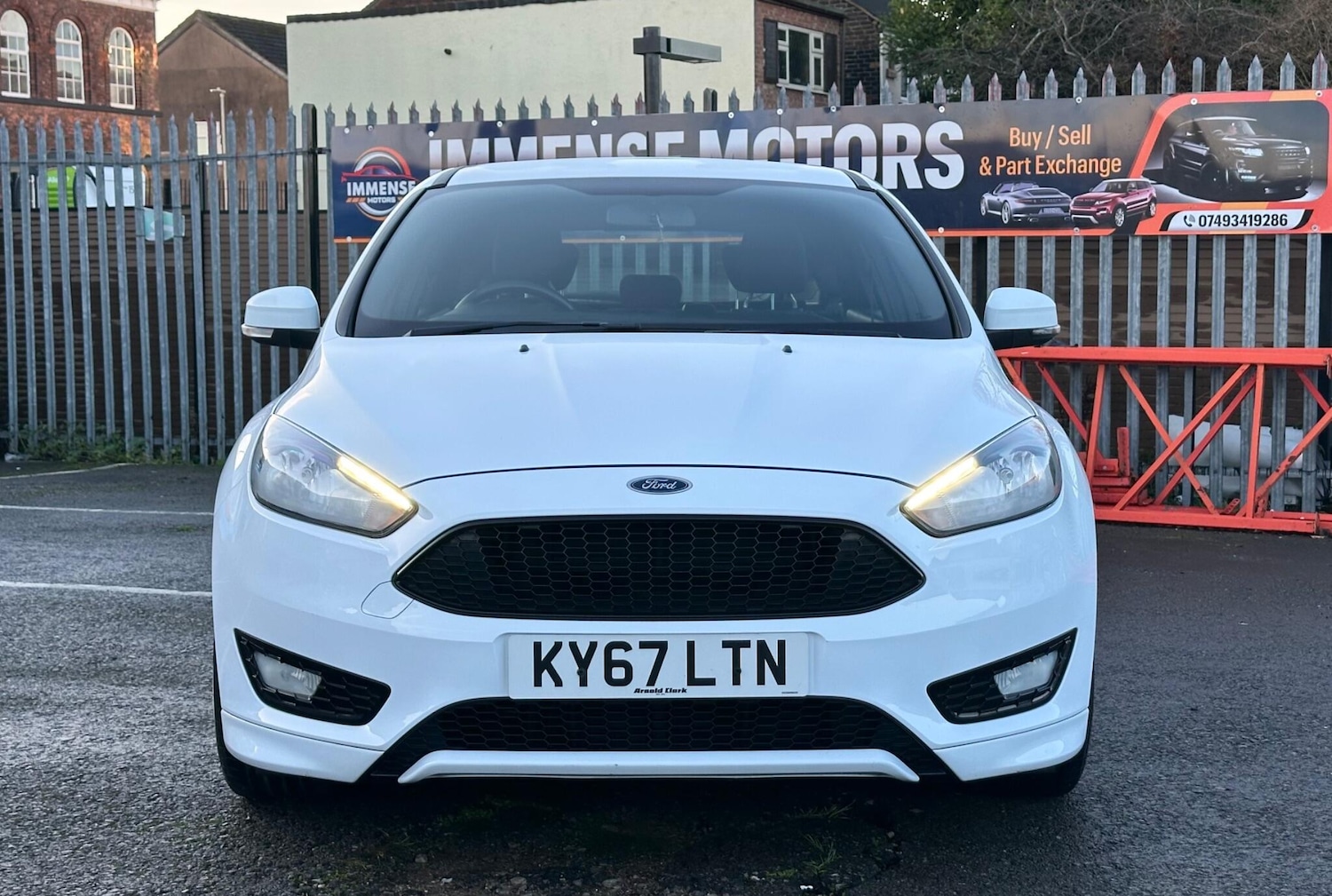 Used Ford Focus 2017 for sale - 77143930: Photo 2