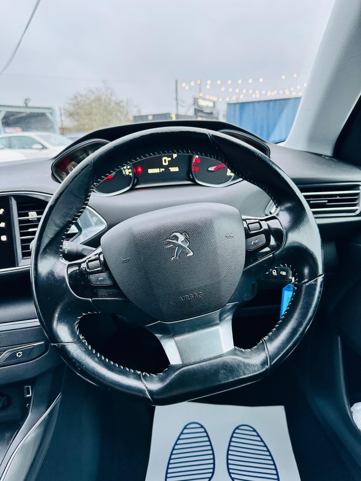 Used Peugeot 308 2017 for sale - 77330380: Photo 25