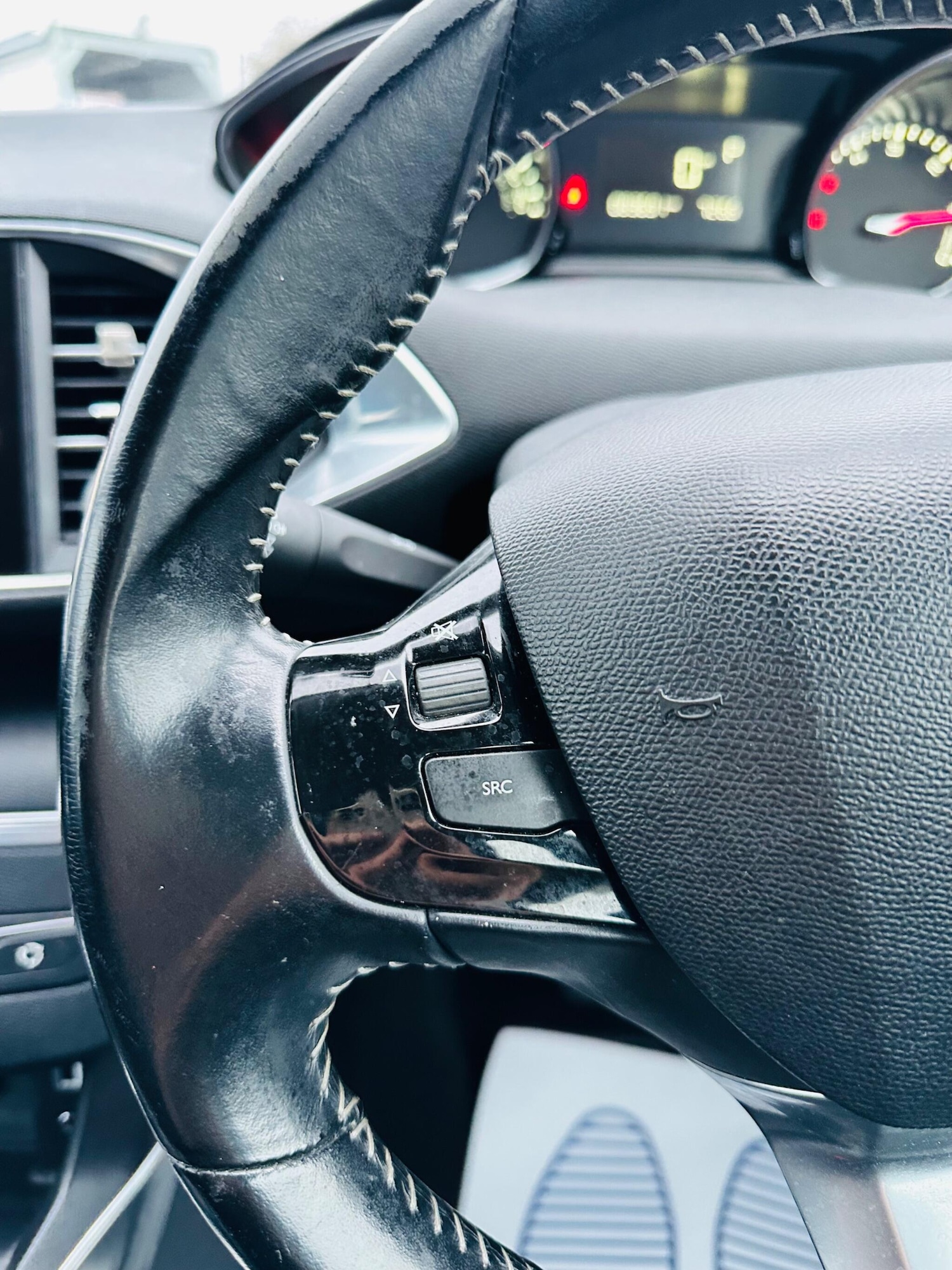 Used Peugeot 308 2017 for sale - 77330380: Photo 29