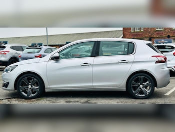 Used Peugeot 308 2017 for sale - 77330380: Photo