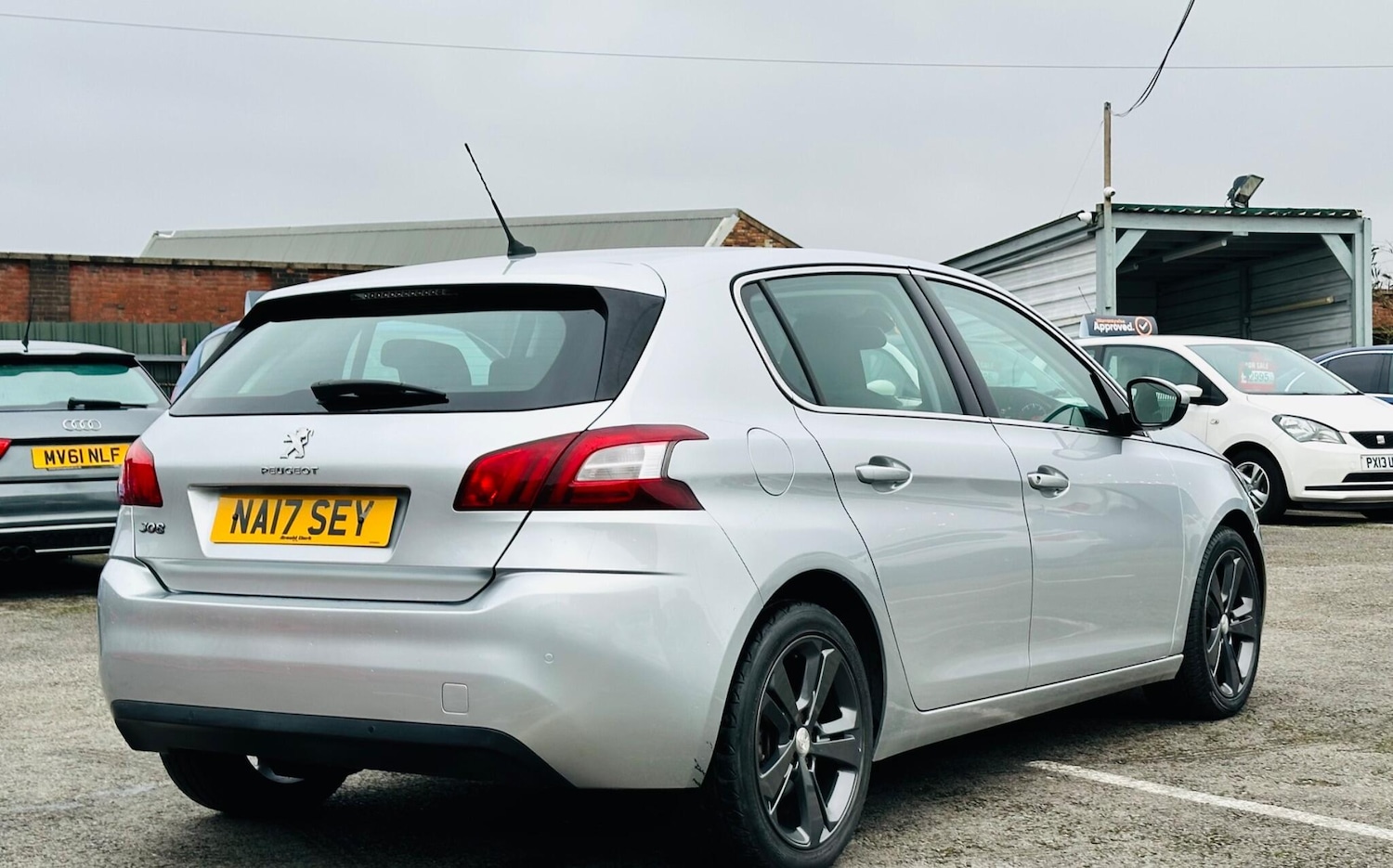 Used Peugeot 308 2017 for sale - 77330380: Photo 7
