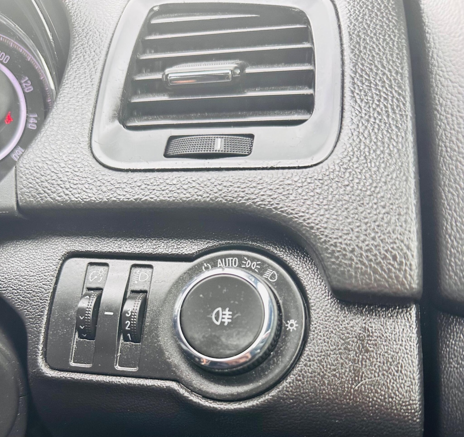 Used Vauxhall Insignia for sale - 78136279: Photo 37