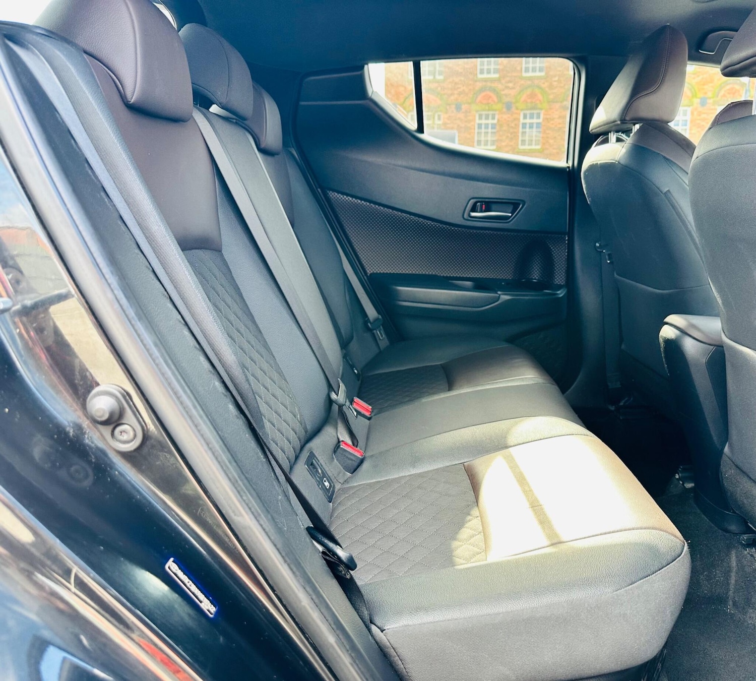 Used Toyota C-HR 2018 for sale - 77892425: Photo 18