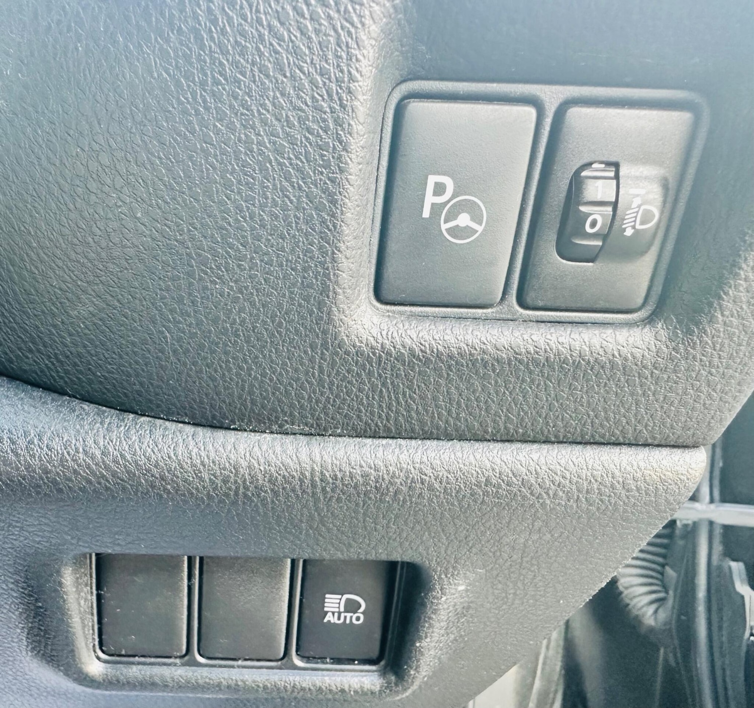 Used Toyota C-HR 2018 for sale - 77892425: Photo 42