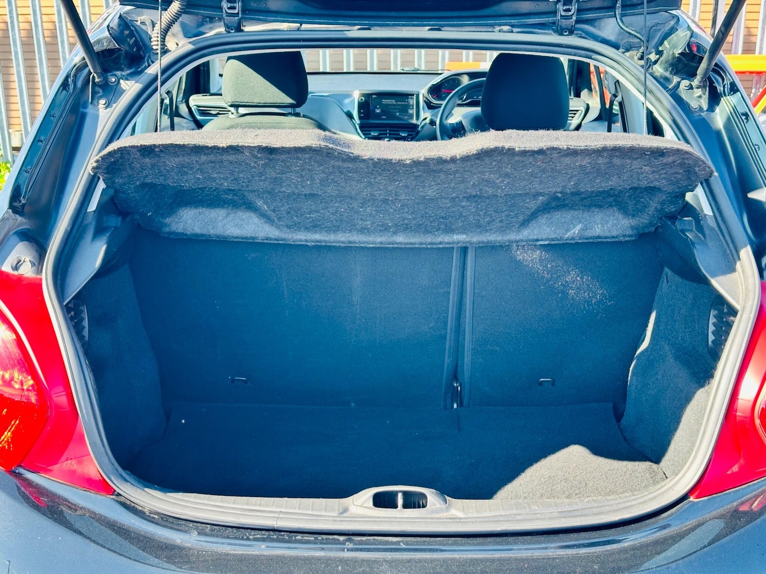 Used Peugeot 208 2014 for sale - 77940268: Photo 12