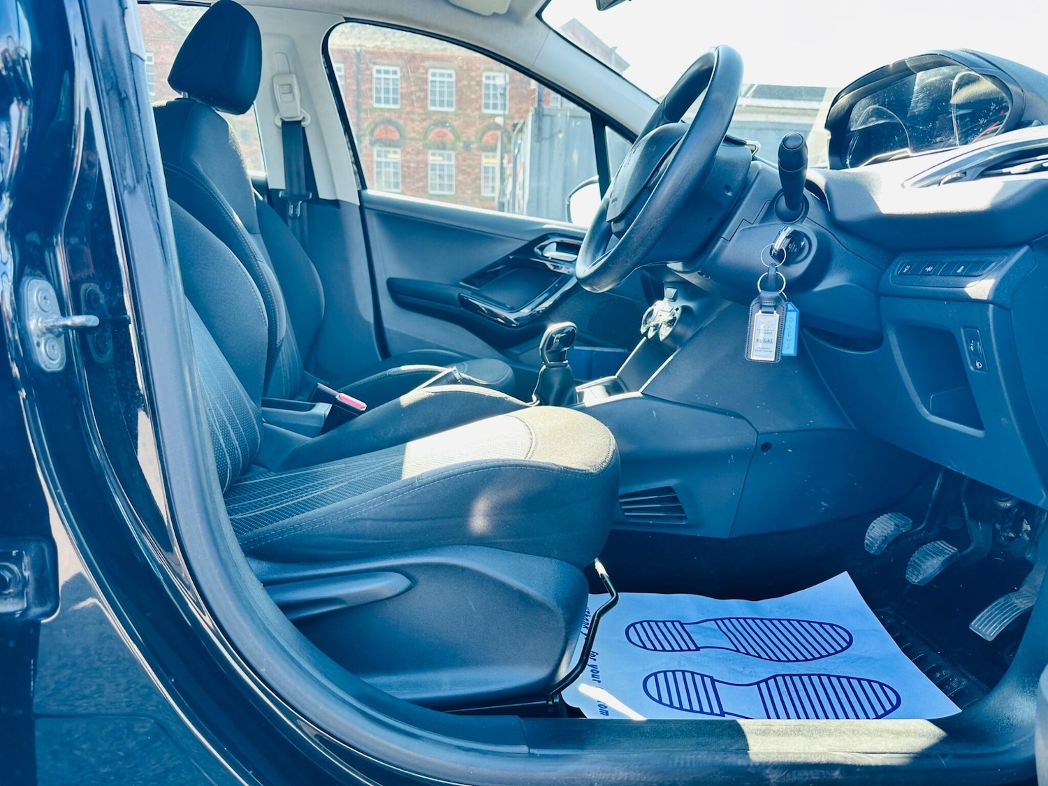 Used Peugeot 208 2014 for sale - 77940268: Photo 29