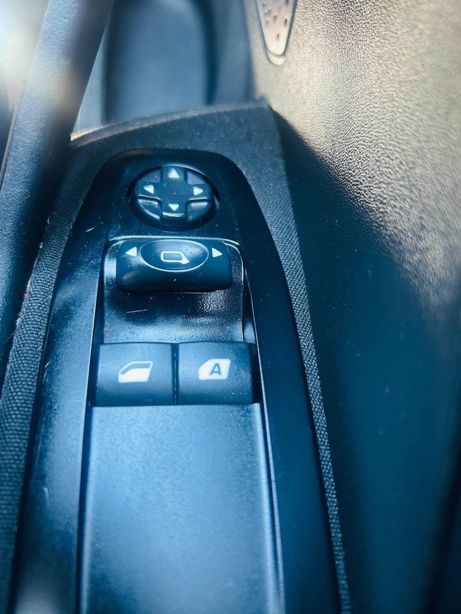 Used Peugeot 208 2012 for sale - 78204484: Photo 35