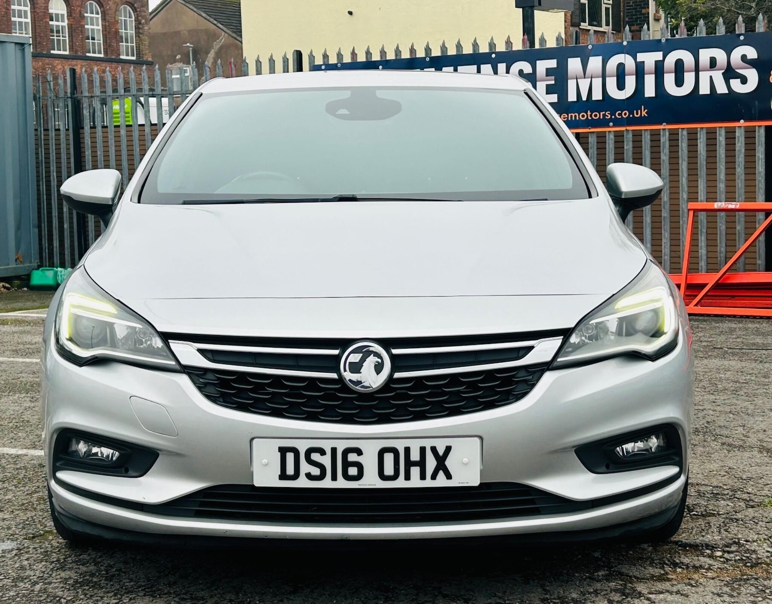 Used Vauxhall Astra 2016 for sale - 77330856: Photo 2