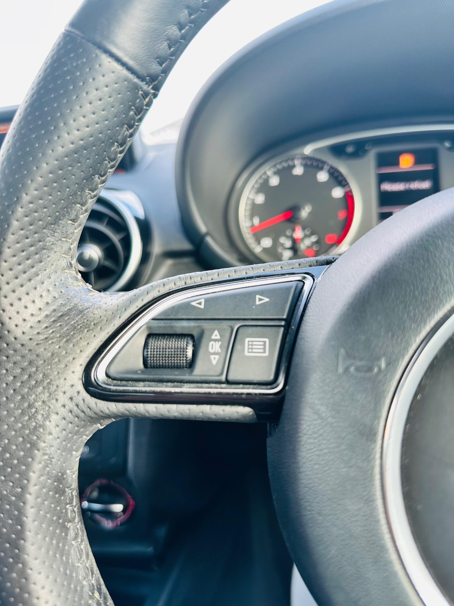 Used Audi A1 2011 for sale - 77359112: Photo 30