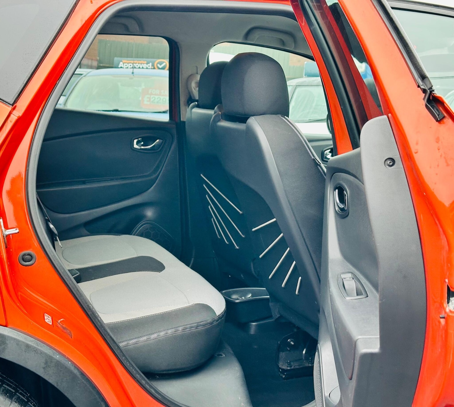 Used Renault Captur 2014 for sale - 77143960: Photo 12