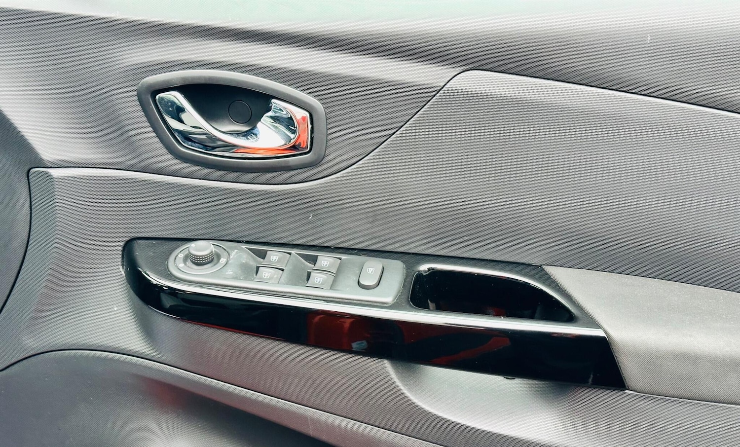 Used Renault Captur 2014 for sale - 77143960: Photo 35