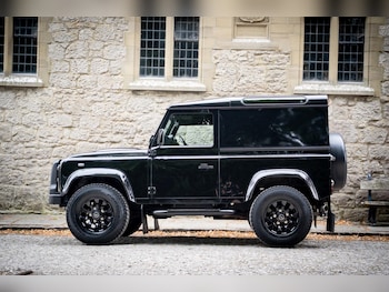 Used Land Rover Defender 2015 for sale - 79267951: Photo